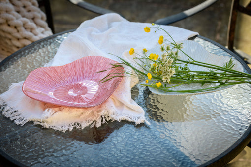 Mixing Glass with Nature: Decorating with Plants, Flowers & Glass