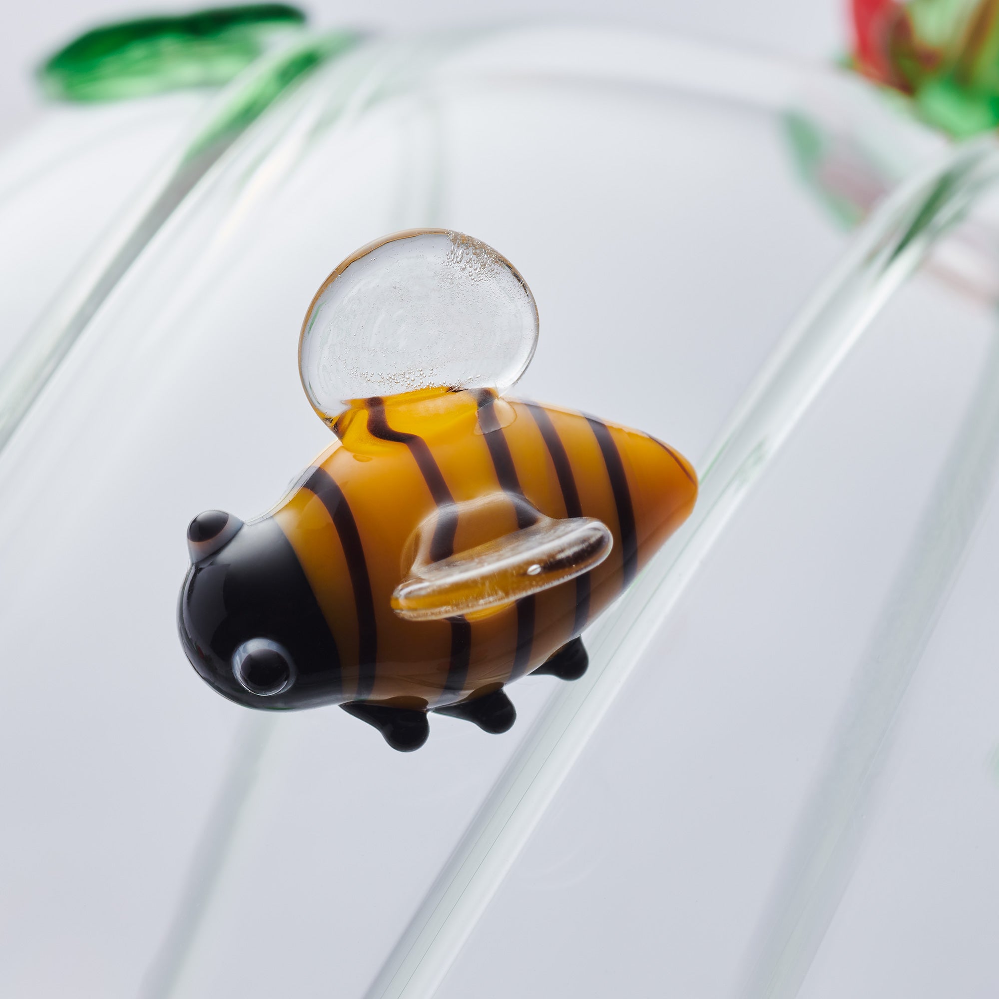 10cm Glass Globe – Wildlife Collection – Bumblebee (Handcrafted Glass Ornament)